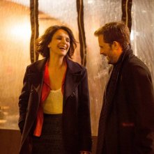 Let the Sunshine In: Juliette Binoche e Nicolas Duvauchelle in una scena del film