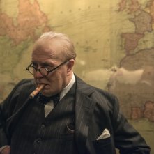 L'ora più buia: Gary Oldman in un'immagine del film