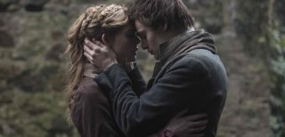 Mary Shelley: Elle Fanning e Douglas Booth in una scena del film
