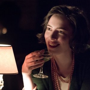 Professor Marston & The Wonder Women: Rebecca Hall in una scena del film