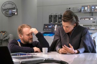 Star Wars: Gli Ultimi Jedi: Carrie Fisher sul set col regista Rian Johnson
