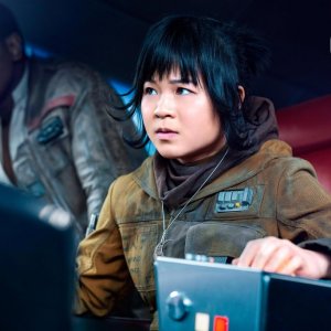 Star Wars: Gli Ultimi Jedi: John Boyega e Kelly Marie Tran in una scena