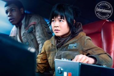 Star Wars: Gli Ultimi Jedi: John Boyega e Kelly Marie Tran in una scena