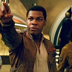 Star Wars: Gli Ultimi Jedi: John Boyega e Kelly Marie Tran in una scena