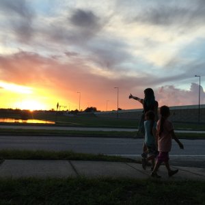 The Florida Project: Bria Vinaite e Brooklynn Prince in un momento del film