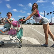 The Florida Project: Bria Vinaite e Brooklynn Prince in una scena del film