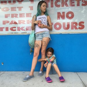The Florida Project: Bria Vinaite e Brooklynn Prince in un'immagine del film