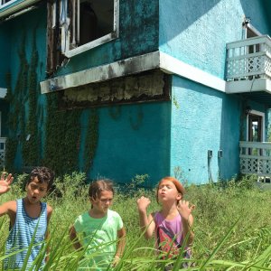The Florida Project: Brooklynn Prince in una scena del film