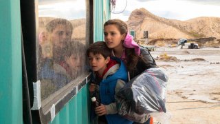 Tito e gli alieni: Chiara Stella Riccio e Luca Esposito in una scena del film
