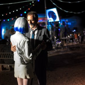 Tito e gli alieni: Clémence Poésy e Valerio Mastandrea in una scena del film