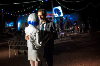 Tito e gli alieni: Clémence Poésy e Valerio Mastandrea in una scena del film