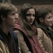Dark: un momento della serie con Louis Hofmann