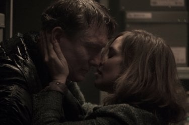 Dark: un momento romantico della serie