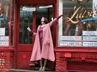 The Marvelous Mrs. Maisel: nuova serie per l'autrice di Una mamma per amica, tra Mad Men e Seinfeld 