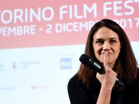 Asia Argento cinefila e arrabbiata: 'Il cinema e i miei figli sono le uniche cose che mi rendono felice'