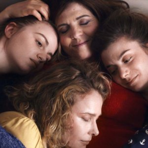 50 primavere: Agnès Jaoui, Pascale Arbillot, Lou Roy-Lecollinet e Sarah Suco in una scena del film