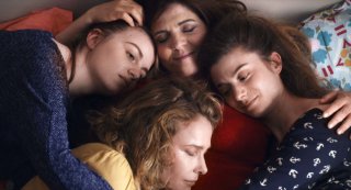 50 primavere: Agnès Jaoui, Pascale Arbillot, Lou Roy-Lecollinet e Sarah Suco in una scena del film