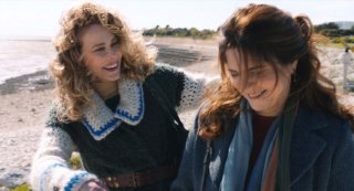 50 primavere: Agnès Jaoui e Pascale Arbillot in una scena del film