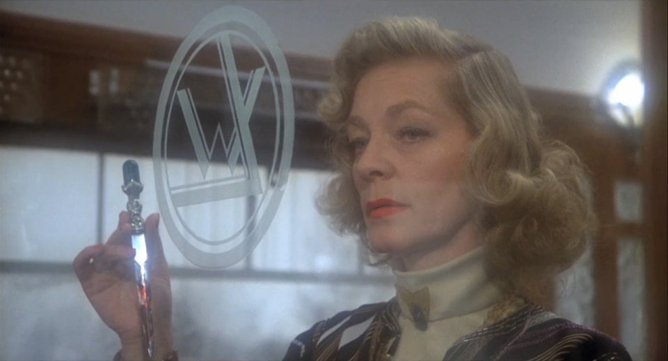 Assassinio sull'Orient Express: un primo piano di Lauren Bacall