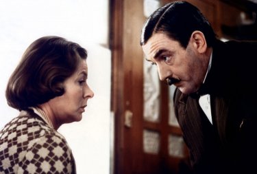 Assassinio sull'Orient Express: Albert Finney e Ingrid Bergman in una scena del film