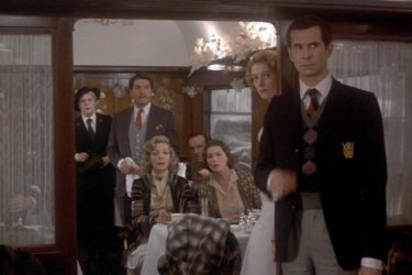 Assassinio sull'Orient Express: una scena di gruppo del film