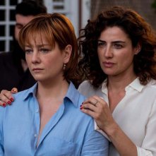 Napoli velata: Luisa Ranieri e Giovanna Mezzogiorno in un momento del film