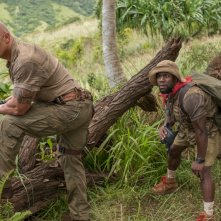 Una scena del remake di Jumanji con Dwayne Johnson