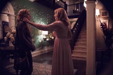 Sharp Objects: Amy Adams in una foto della serie