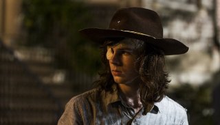 The Walking Dead: Chanderl Riggs in una scena dell'episodio E' così che deve essere