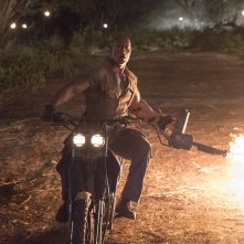 Jumanji - Benvenuti nella giungla: Dwayne Johnson in una scena del film