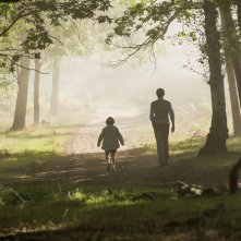 Vi presento Christopher Robin: Domhnall Gleeson e Will Tilston in una scena del film
