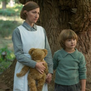 Vi presento Christopher Robin: Kelly MacDonald e Will Tilston in una scena del film