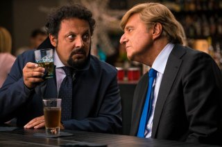 Poveri ma ricchissimi: Christian De Sica ed Enrico Brignano in una scena del film