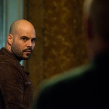 Gomorra - La Serie: una scena con Marco D'Amore del nono episodio