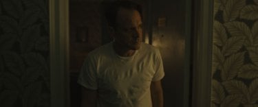 Wormwood: Peter Sarsgaard durnte una scena della serie