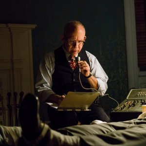 Wormwood: un'immagine della serie