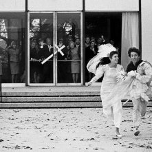 Il laureato: Dustin Hoffman e Katharine Ross in un'immagine dal set del film