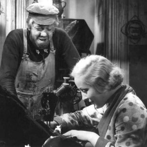 L'Atalante: Michel Simon e Dita Parlo in una scena del film