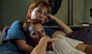 Napoli velata: Alessandro Borghi e Giovanna Mezzogiorno in un momento del film