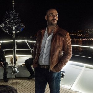 Gomorra: Marco D'Amore in una scena del finale di stagione