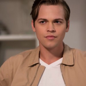 Supernatural: Alexander Calvert in una scena della stagione tredici