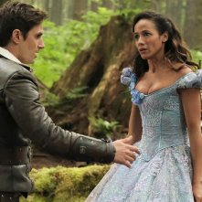 C'era una volta: Dania Ramirez e Andrew J. West in una scena della settima stagione