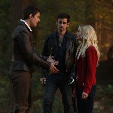 C'era una volta: Jennifer Morrison, Colin O'Donoghue e Andrew J, West in una scena della settima stagione