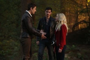 C'era una volta: Jennifer Morrison, Colin O'Donoghue e Andrew J, West in una scena della settima stagione