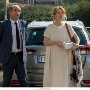 Come un gatto in tangenziale: Antonio Albanese e Sonia Bergamasco in una scena del film