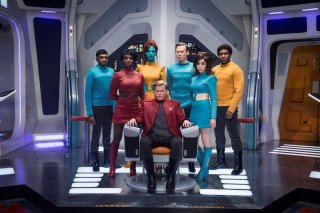 Black Mirror: Cristin Milioti, Jesse Plemons, Jimmi Simpson, Michaela Coel in una scena dell'episodio USS Callister
