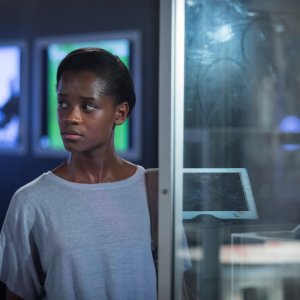Black Mirror: Letitia Wright in una scena dell'episodio Black Museum