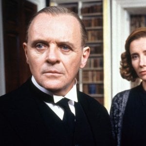 Quel che resta del giorno: Anthony Hopkins ed Emma Thompson in un momento del film