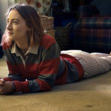 Lady Bird: Saoirse Ronan in un momento del film