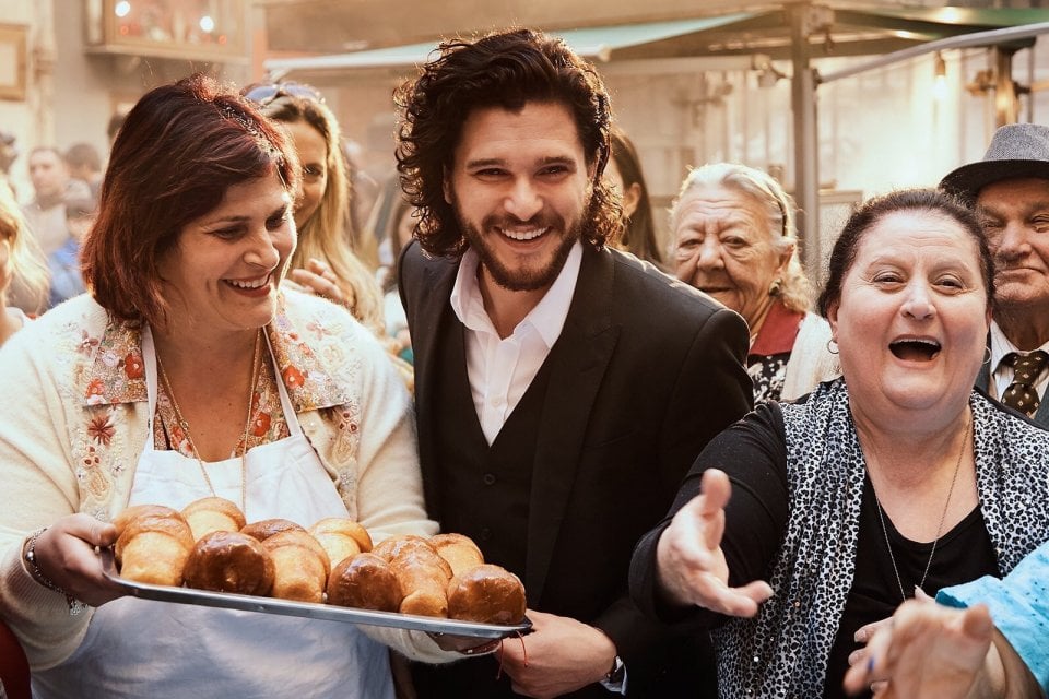 Kit Harington a Napoli per lo spot Dolce e Gabbana 2017